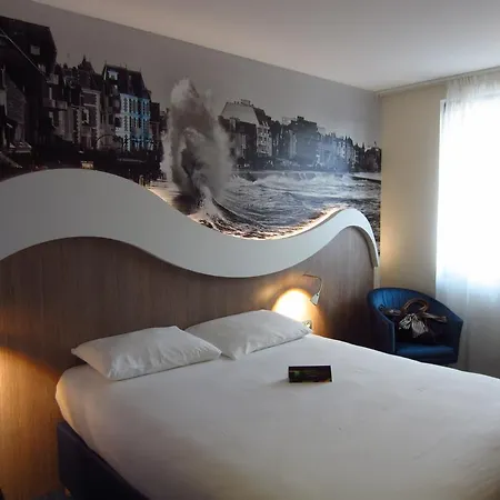 Ibis Styles Malo Port מלון