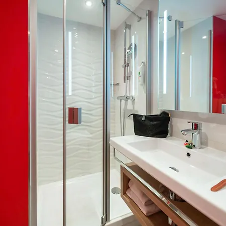 Ibis Styles Malo Port סן מלו