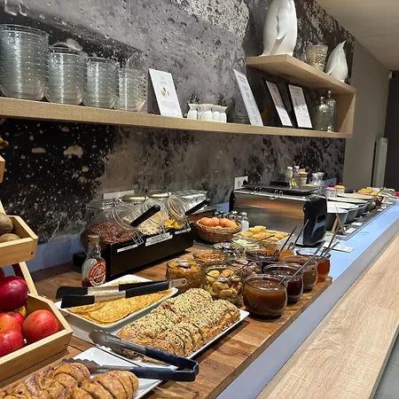 Ibis Styles Malo Port מלון 3*